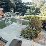 Maison Typique Avec Vue Sur Les Vignes Des Langhe * 노벨로