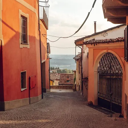 Holiday home Maison Typique Avec Vue Sur Les Vignes Des Langhe