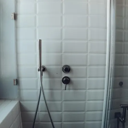 Maison Typique Avec Vue Sur Les Vignes Des Langhe *