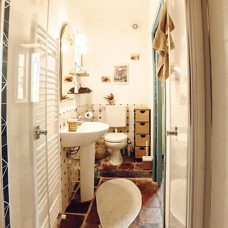 Maison Typique Avec Vue Sur Les Vignes Des Langhe Novello