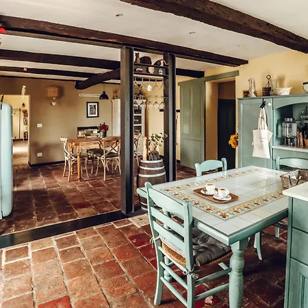 Maison Typique Avec Vue Sur Les Vignes Des Langhe *