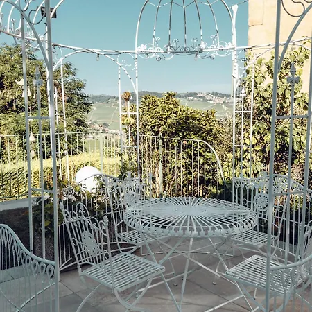 Maison Typique Avec Vue Sur Les Vignes Des Langhe بيت للعطل
