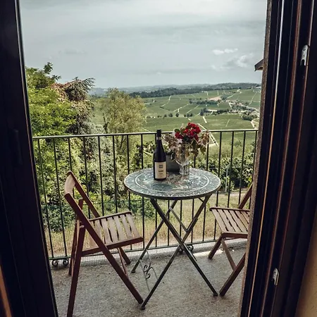 Дом отдыха Maison Typique Avec Vue Sur Les Vignes Des Langhe Новелло