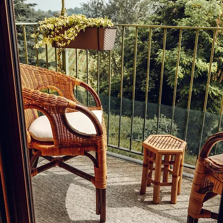 Maison Typique Avec Vue Sur Les Vignes Des Langhe *