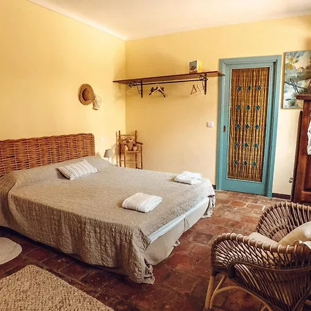 Maison Typique Avec Vue Sur Les Vignes Des Langhe *