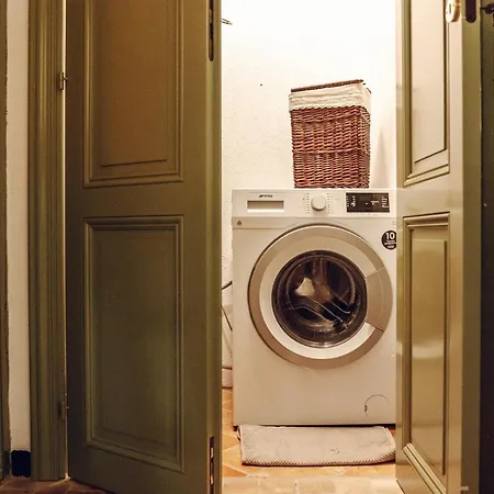 Maison Typique Avec Vue Sur Les Vignes Des Langhe