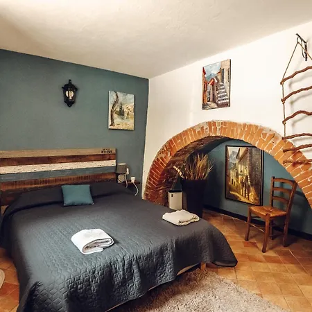 Maison Typique Avec Vue Sur Les Vignes Des Langhe *