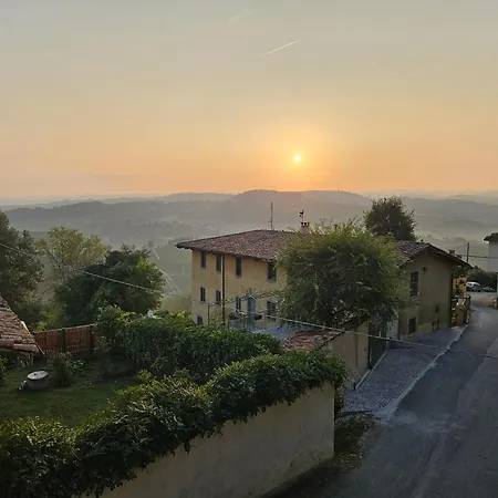 Maison Typique Avec Vue Sur Les Vignes Des Langhe Дом отдыха