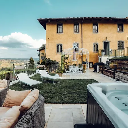 Дом отдыха Maison Typique Avec Vue Sur Les Vignes Des Langhe Новелло